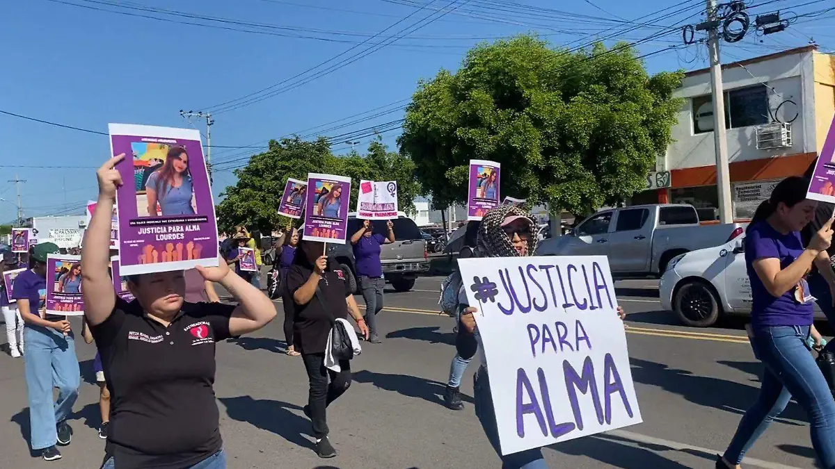 Alma Lourdes, manifestación 4